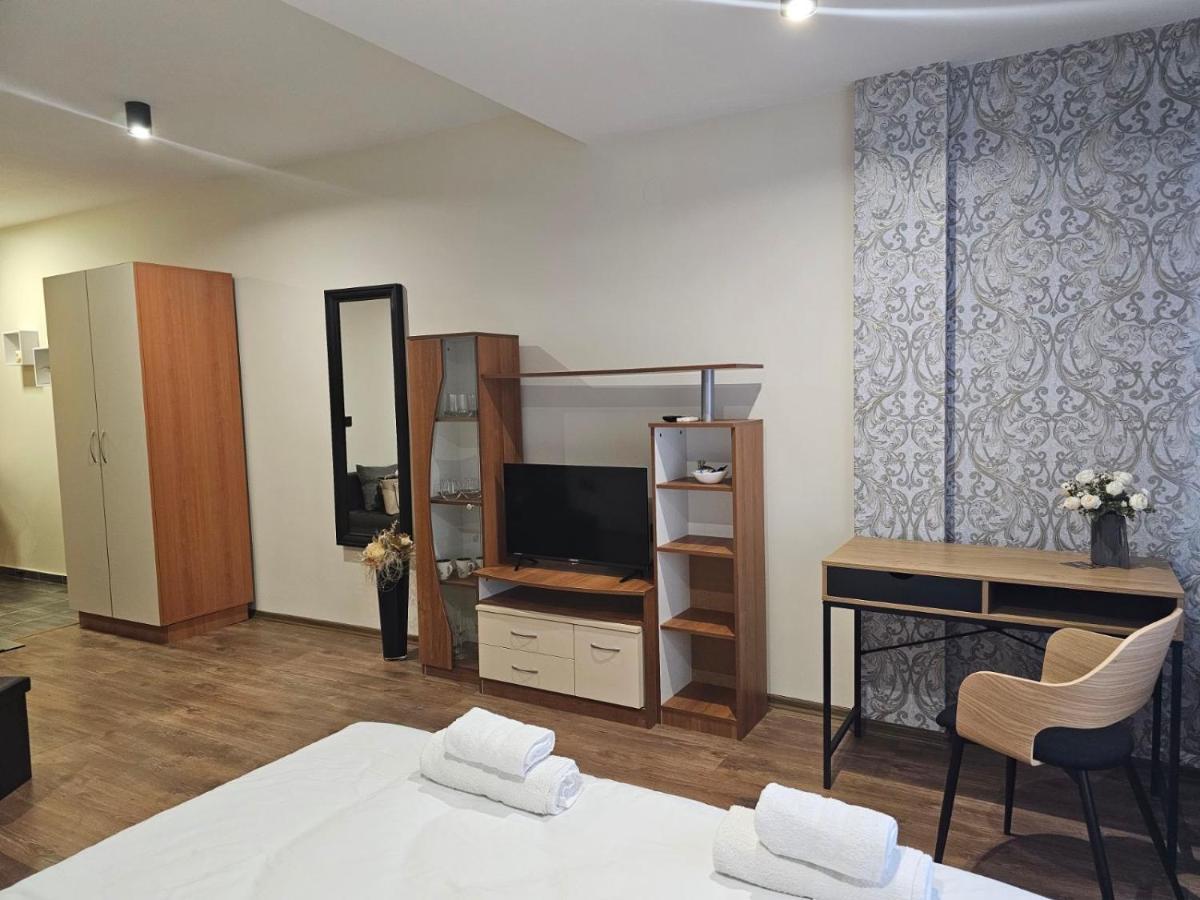Studio Mirage Kazanlŭk Esterno foto