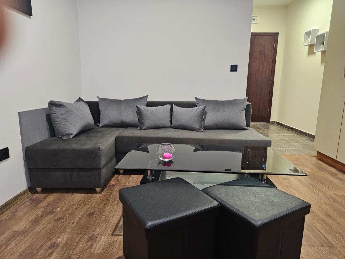 Studio Mirage Kazanlŭk Esterno foto